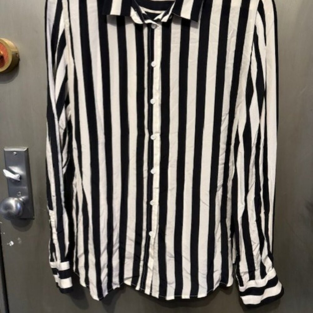 Silk blend Black & White Stripe button front blouse - Picture 4 of 16